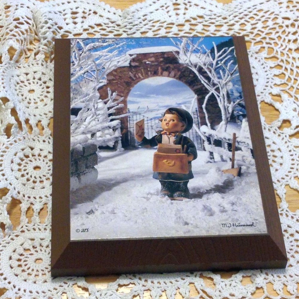 Vintage M. J. Hummel wall plaque, by ars and Renner Davis